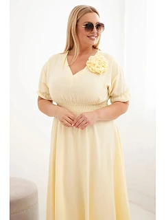 Dámské šaty Plus Size s výstřihem do V a nařaseným pasem žlutá