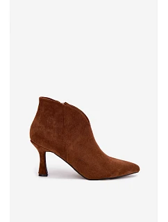 Dámské kotníkové boty na podpatku se špičatou špičkou camel model 22309274 - Boto