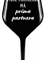 Môj partner má priateľského partnera - čierny nerozbitný pohár na víno 470 ml