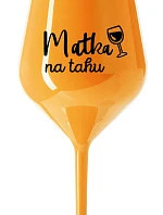 MOTHER ON THE HAND - oranžový nerozbitný pohár na víno 470 ml