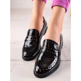 Výborné čierne poltopánky dámske na plochom podpätku Výborné čierne poltopánky dámske na plochom podpätku