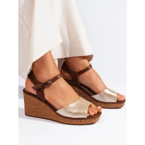 Moderní dámské sandály zlaté na klínku Moderní dámské sandály zlaté na klínku