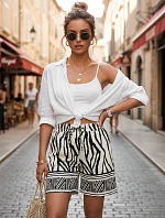 Dámske letné šortky s viazaním a čierno-bielou potlačou FashionStreet SY0541
