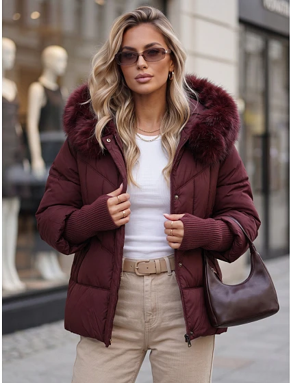 Pikowana kurtka damska zimowa z futerkiem bordowa FashionStreet TY5742 Pikowana kurtka damska zimowa z futerkiem bordowa FashionStreet TY5742