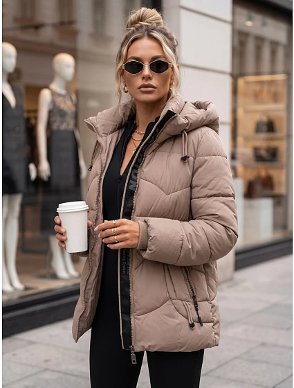 Kurtka damska zimowa pikowana z kapturem beżowa FashionStreet TY5753 Kurtka damska zimowa pikowana z kapturem beżowa FashionStreet TY5753