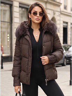Pikowana kurtka damska z futrzanym kapturem śliwkowa FashionStreet TY5891