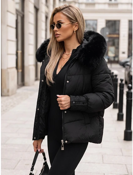 Pikowana kurtka damska z futrzanym kapturem czarna FashionStreet TY5892 Pikowana kurtka damska z futrzanym kapturem czarna FashionStreet TY5892