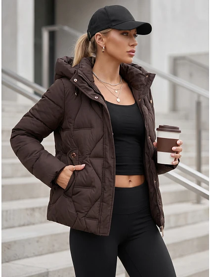 Dámská zimní prošívaná bunda s kapucí, hnědá, FashionStreet TY5940 Dámská zimní prošívaná bunda s kapucí, hnědá, FashionStreet TY5940