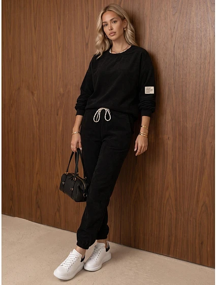 Komplet damski sztruksowy bluza i spodnie jogger czarny FashionStreet AY1221 Komplet damski sztruksowy bluza i spodnie jogger czarny FashionStreet AY1221