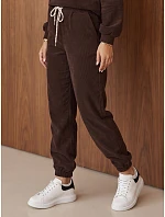 Komplet damski sztruksowy bluza i spodnie jogger czekoladowy FashionStreet AY1222 Komplet damski sztruksowy bluza i spodnie jogger czekoladowy FashionStreet AY1222