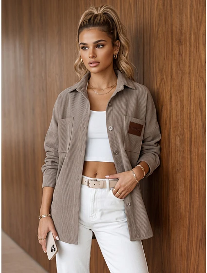 Sztruksowa kurtka damska koszulowa oversize beżowa FashionStreet TY6057 Sztruksowa kurtka damska koszulowa oversize beżowa FashionStreet TY6057