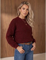 Klasický dámský svetr s kulatým výstřihem v bordó barvě FashionStreet MY2596 Klasický dámský svetr s kulatým výstřihem v bordó barvě FashionStreet MY2596