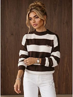 Dámský pruhovaný svetr s broží v bílo-čokoládové barvě FashionStreet MY2606