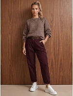 Spodnie damskie chinosy z paskiem bordowe FashionStreet UY3186 Spodnie damskie chinosy z paskiem bordowe FashionStreet UY3186
