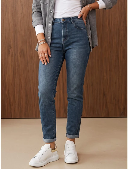 Jeansy damskie mom fit z wysokim stanem niebieskie FashionStreet UY3244 Jeansy damskie mom fit z wysokim stanem niebieskie FashionStreet UY3244