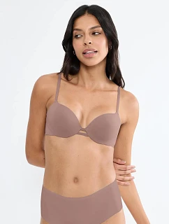 Body Make-Up Illusion - mäkká podprsenka s kosticami a ľahkou výstužou Triumph