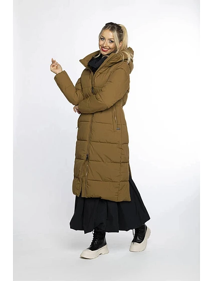 Dlouhá hnědá vypasovaná dámská zimní bunda model 21247561 - Ann Gissy