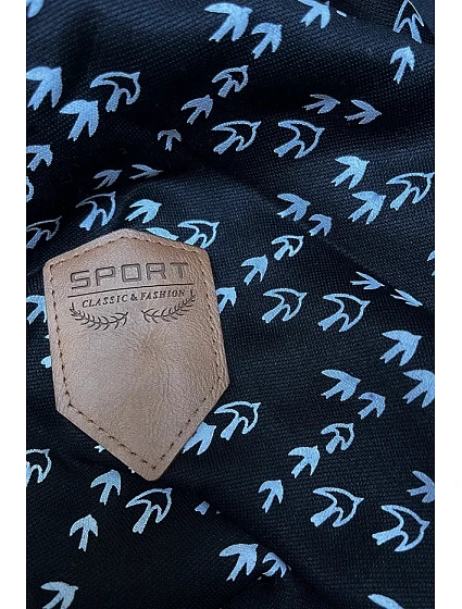 Tmavě modrá sportovní mikina s kapucí a se vzorem model 22363773 - 6&8 Fashion