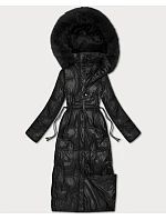 Černá dlouhá dámská prošívaná zimní bunda model 21748226 - HONEY WINTER Černá dlouhá dámská prošívaná zimní bunda model 21748226 - HONEY WINTER