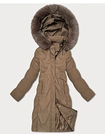 Dámská zimní bunda ve velbloudí barvě s kapucí model 21759944 - J.STYLE Dámská zimní bunda ve velbloudí barvě s kapucí model 21759944 - J.STYLE