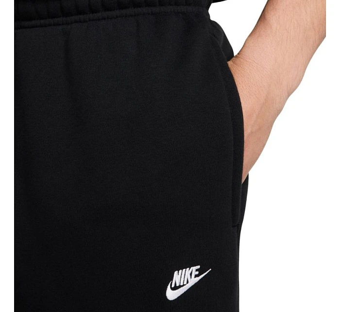 Pánské kalhoty Nike Club černé FN3805 010 Pánské kalhoty Nike Club černé FN3805 010