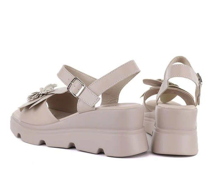 Dámské kožené sandály na platformě béžové Vinceza 26-79615 Dámské kožené sandály na platformě béžové Vinceza 26-79615