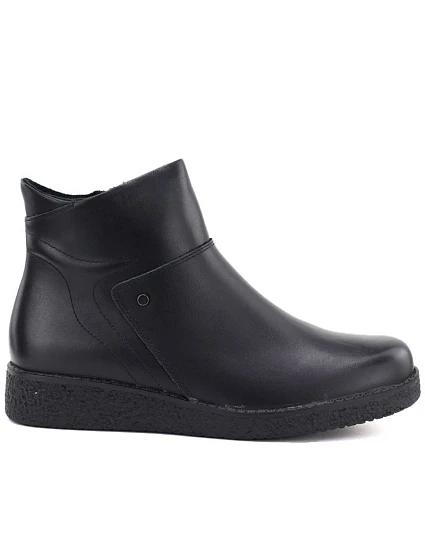 Černé kožené kotníkové boty na klínovém podpatku Sergio model 22400146 - LEONE Černé kožené kotníkové boty na klínovém podpatku Sergio model 22400146 - LEONE