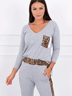 Sada s leopardím potlačou sivá