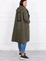 Kaki bunda s kapucňou nadmernej veľkosti