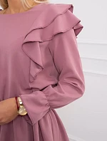 Šaty so zvislými volánmi tmavo ružové