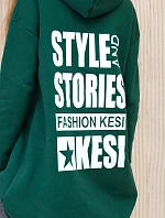 Zateplená mikina s dlhým chrbtom a kapucňou tmavo zelená