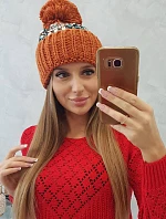 Dámska čiapka Ellen s brmbolcom K325 červená