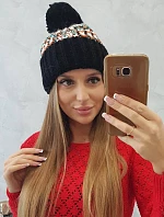 Dámska čiapka Ellen s brmbolcom K325 čierna