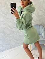 Zateplené šaty s obálkovým dnom tmavo mätovej farby