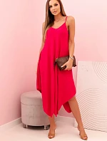 Dámske šaty bez ramienok s asymetrickým lemom fuchsiová