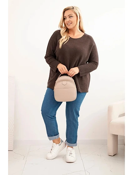 Svetr dámský plus size s lodičkovým výstřihem hnědý Svetr dámský plus size s lodičkovým výstřihem hnědý