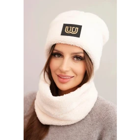 Dámska fleecová čiapka a šál s ozdobnou aplikáciou svetlo béžová Dámska fleecová čiapka a šál s ozdobnou aplikáciou svetlo béžová