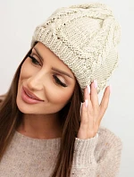 Dámska zimná vlnená čiapka s pleteným vzorom K452 tmavo béžová