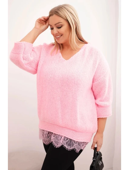 Dámsky sveter s výstrihom do V a viskózová blúzka s čipkovaným lemom candy pink Dámsky sveter s výstrihom do V a viskózová blúzka s čipkovaným lemom candy pink