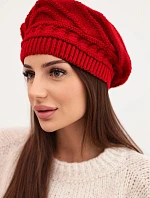 Dámska zimná vlnená čiapka s ozdobným úpletom K378 červená
