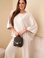 Dámsky maslový viskózový komplet so širokými nohavicami a voľnou blúzkou béžovej farby