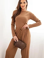 Dámsky viskózový komplet s blúzkou a širokými nohavicami camel