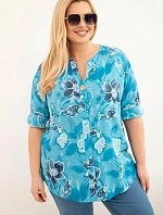 Dámska bavlnená blúzka pre plnoštíhle ženy v tyrkysovej farbe s kvetinovým vzorom
