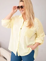 Dámske bavlnené tričko s golierom a čipkovou vložkou v nadmernej veľkosti žlté