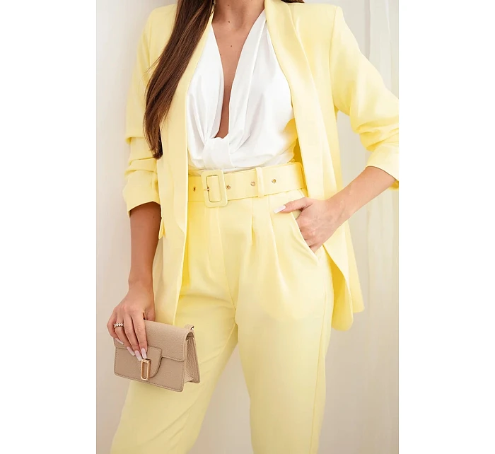 Elegantná súprava saka a nohavíc žltej farby Elegantná súprava saka a nohavíc žltej farby