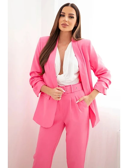 Elegantný set saka a nohavíc svetloružovej farby Elegantný set saka a nohavíc svetloružovej farby