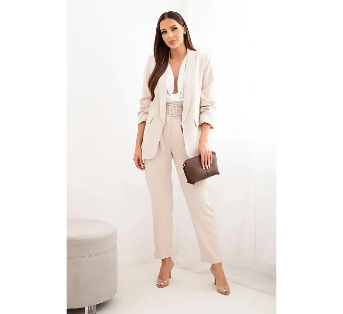 Elegantný set saka a nohavíc béžovej farby Elegantný set saka a nohavíc béžovej farby