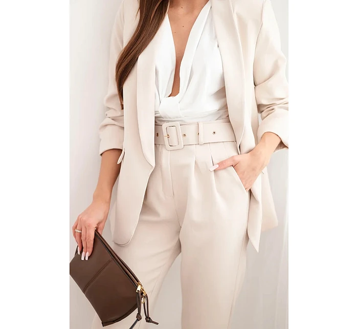 Elegantný set saka a nohavíc béžovej farby Elegantný set saka a nohavíc béžovej farby