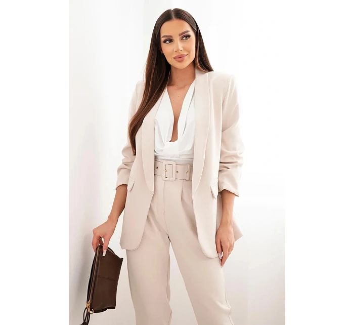 Elegantný set saka a nohavíc béžovej farby Elegantný set saka a nohavíc béžovej farby