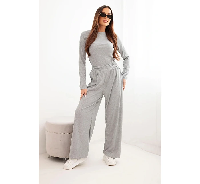 Dámsky viskózový komplet s blúzkou a širokými nohavicami hnedej farby Dámsky viskózový komplet s blúzkou a širokými nohavicami hnedej farby